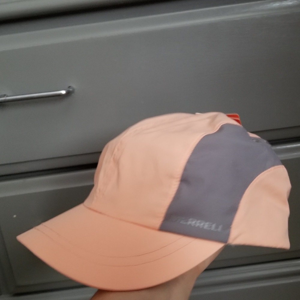 Nwot Merrell hat O/S pink and gray